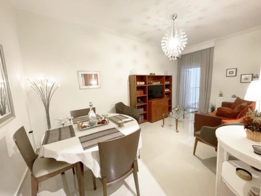 Crimson Suite: 1-Bedroom Apartment In Thessaloniki Exterior foto