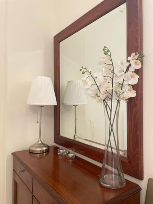 Crimson Suite: 1-Bedroom Apartment In Thessaloniki Exterior foto